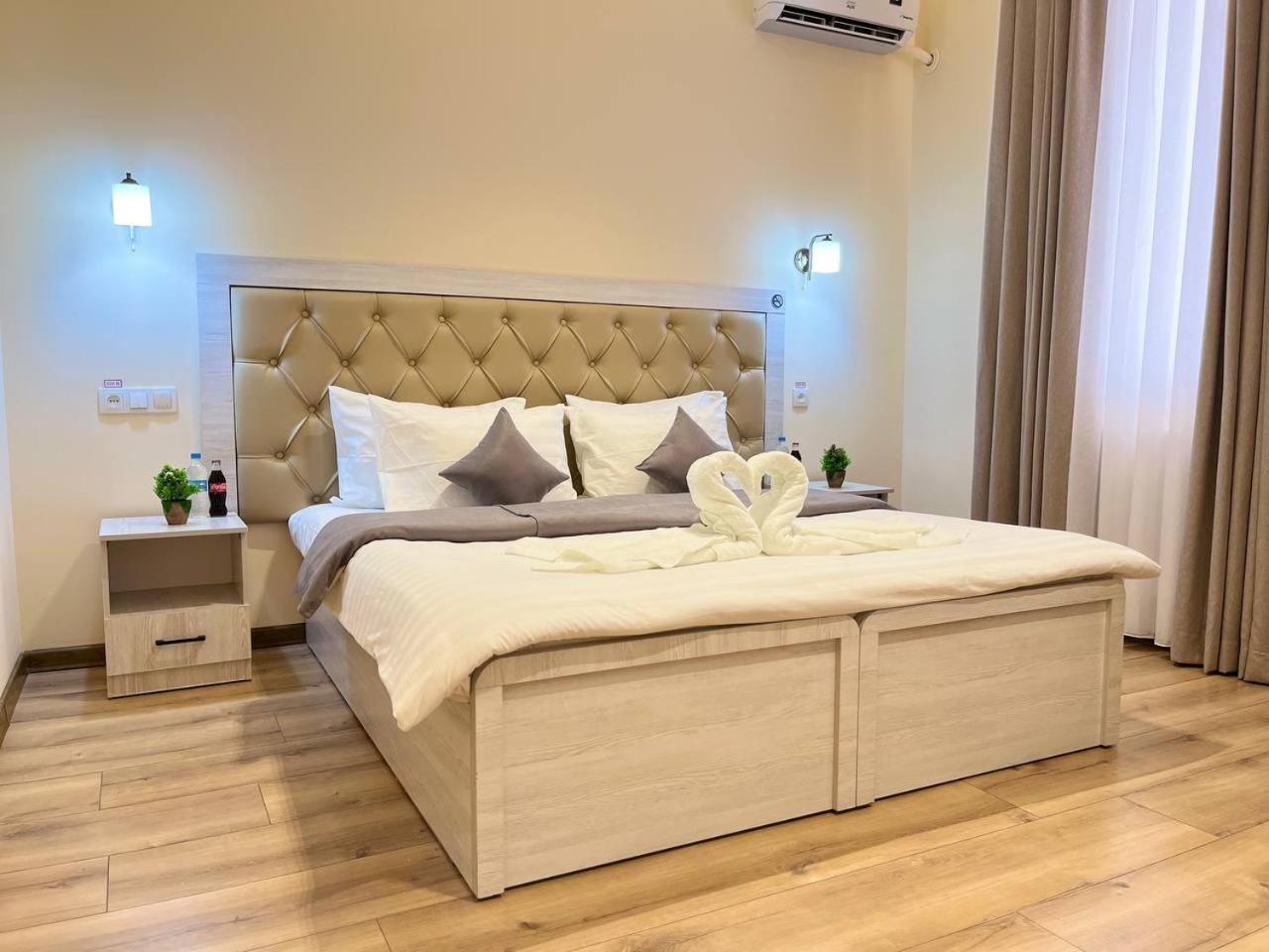 Aks Hotel Ташкент Екстериор снимка